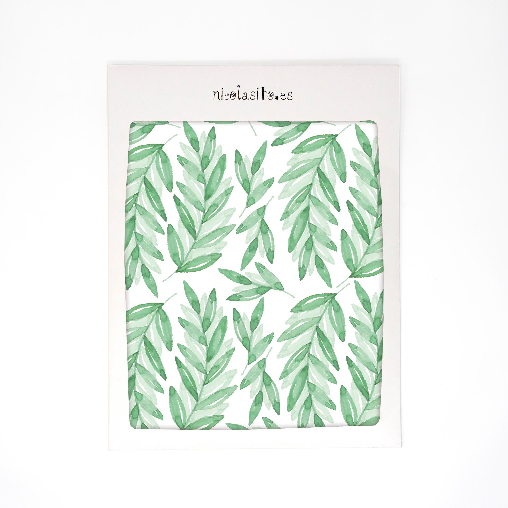 Imagen que muestra el pack original en el que se envían las 18 plantas de laurel adhesivas e impresas en un material de alta calidad fácil de aplicar y de retirar - Nicolasito.es #color_Plantas-Laurel-Verde