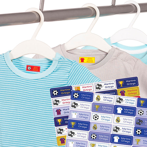 Nombre en etiqueta termoadhesiva y personalizada para marcar la ropa infantil con diseño de escudo del Barça - Nicolasito.es #equipo_Barça
