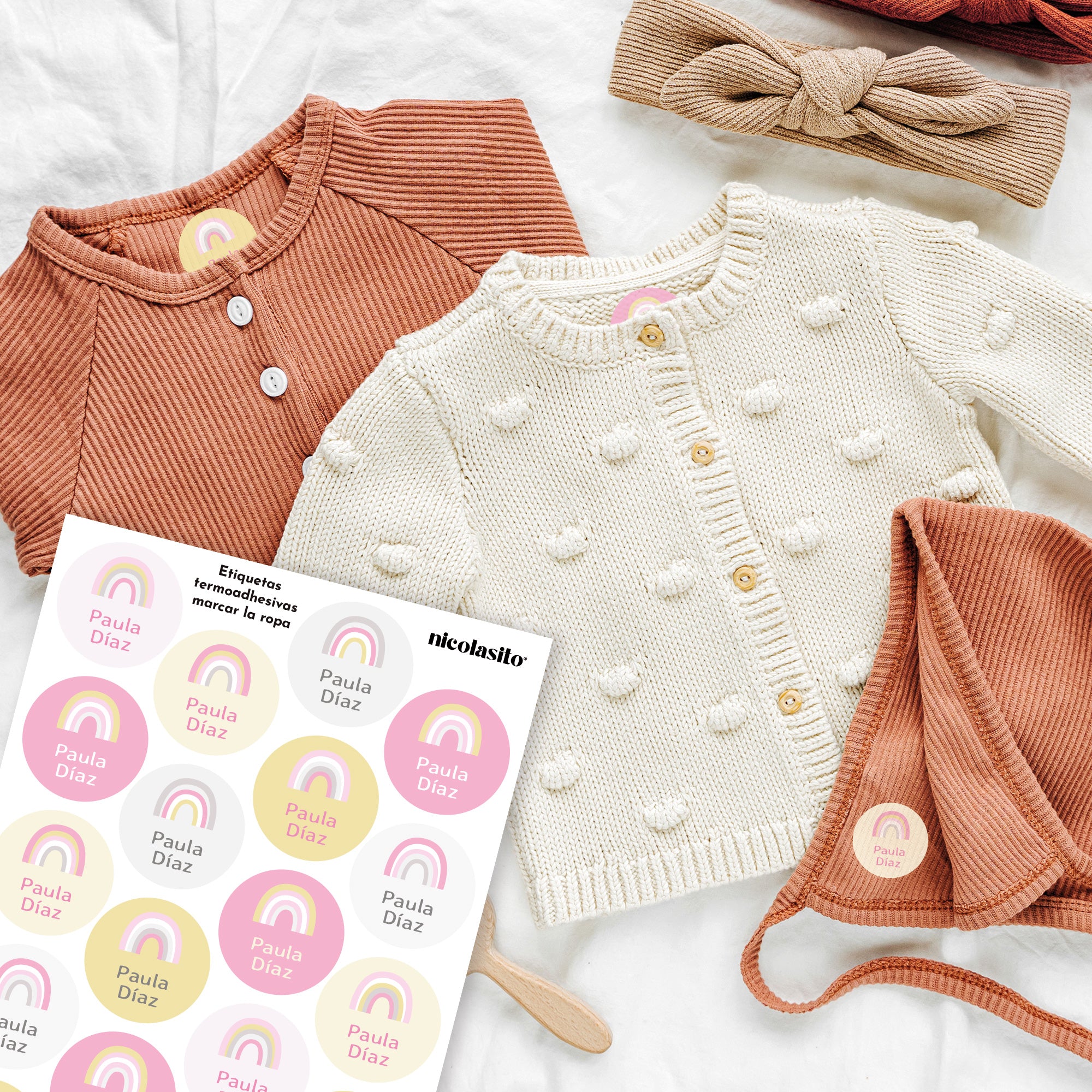 Etiquetas termoadhesivas con arcoíris rosa personalizadas para la ropa, lavables y resistentes al uso diario - Nicolasito.es #color_Pastel rosa