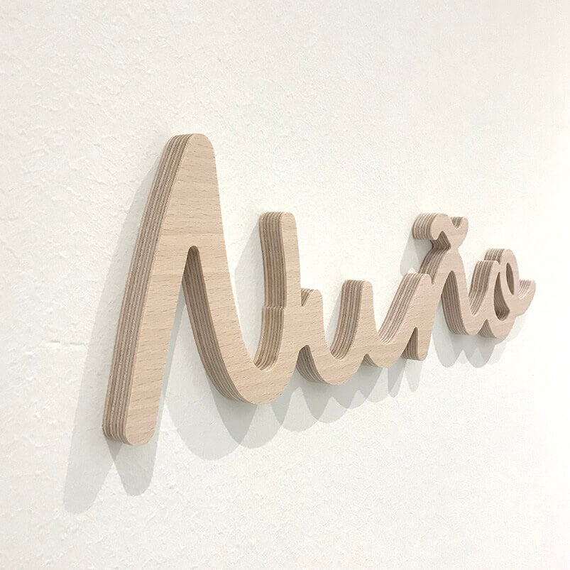 Nombres en Madera para personalizar dormitorios infantiles. Deco con nombre y estrellas www.nicolasito.es #color_Madera natural