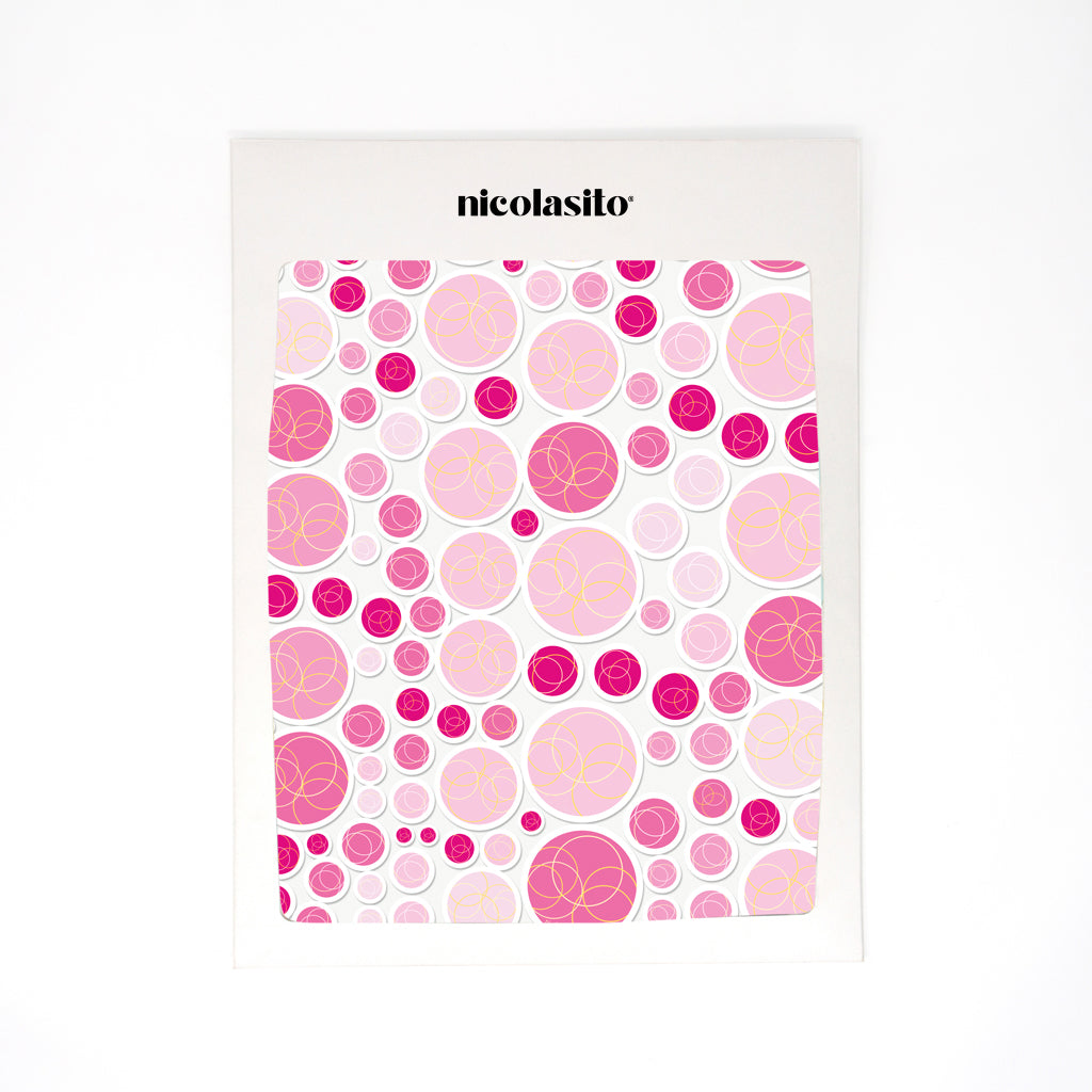 Imagen del Packaging de envío de los vinilos antideslizantes de 90 pegatinas de burbujas rosas - Nicolasito.es #color_Rosa