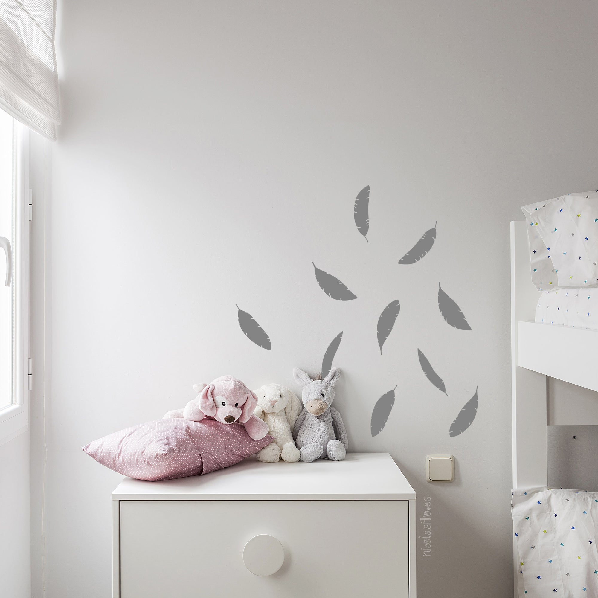 Vinilo decorativo plumas removible fácil de colocar en cualquier superficie lisa - Nicolasito.es #color_Gris Claro