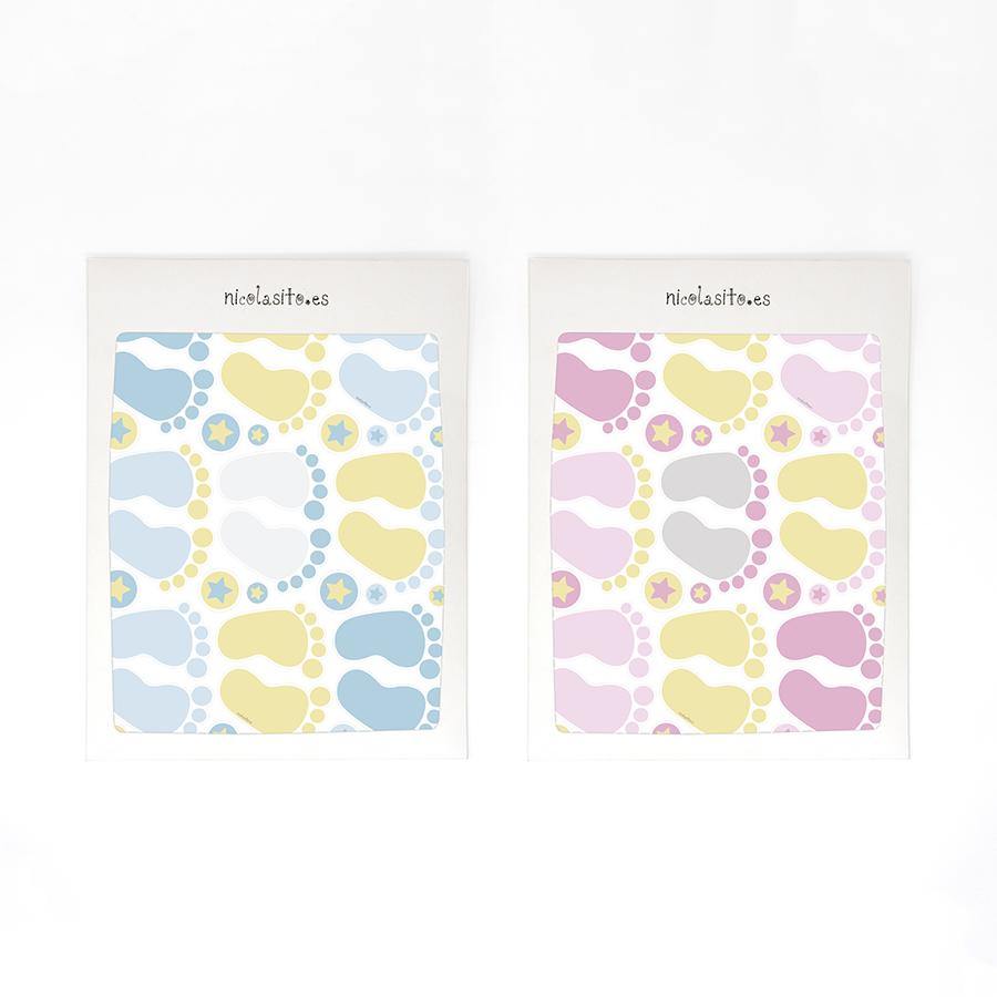 Set de vinilos antideslizantes infantiles en forma de pies de color rosa y pies de color azul que permiten evitar resbalones durante el baño - Nicolasito.es