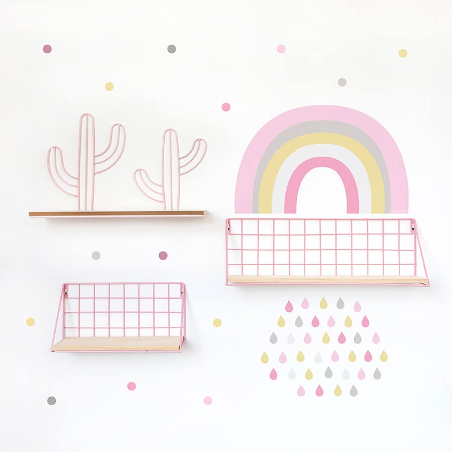 Vinilo decorativo de pared en forma de Topitos pastel de color rosa en pared blanca de dormitorio infantil. Decoración minimalista y moderna con vinilos decorativos de alta calidad y removibles - Nicolasito.es #color_Pastel rosa