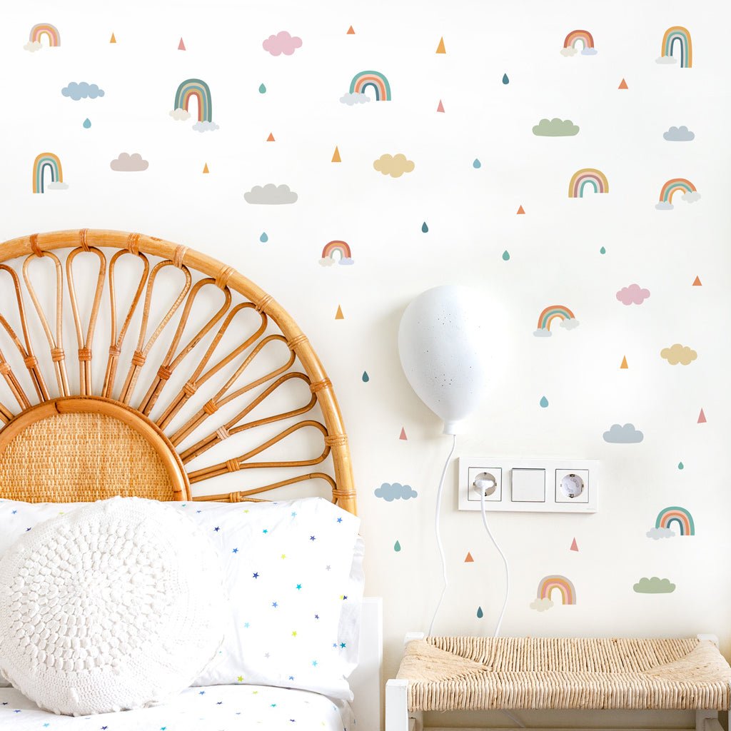 Vinilo adhesivo arcoíris y nubes multicolor para decoración de paredes en dormitorios infantiles. Decoración de pared con mucho color - Nicolasito.es
