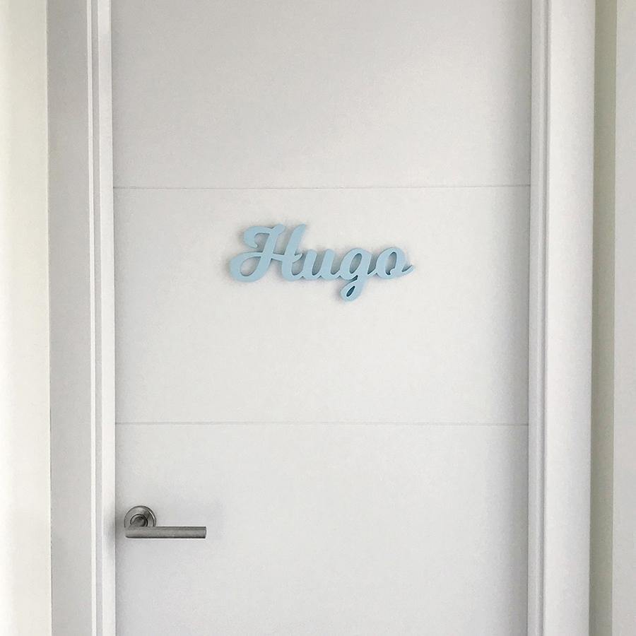 Nombre de madera estilo Caligrafia Nicolasito #color_Azul cielo