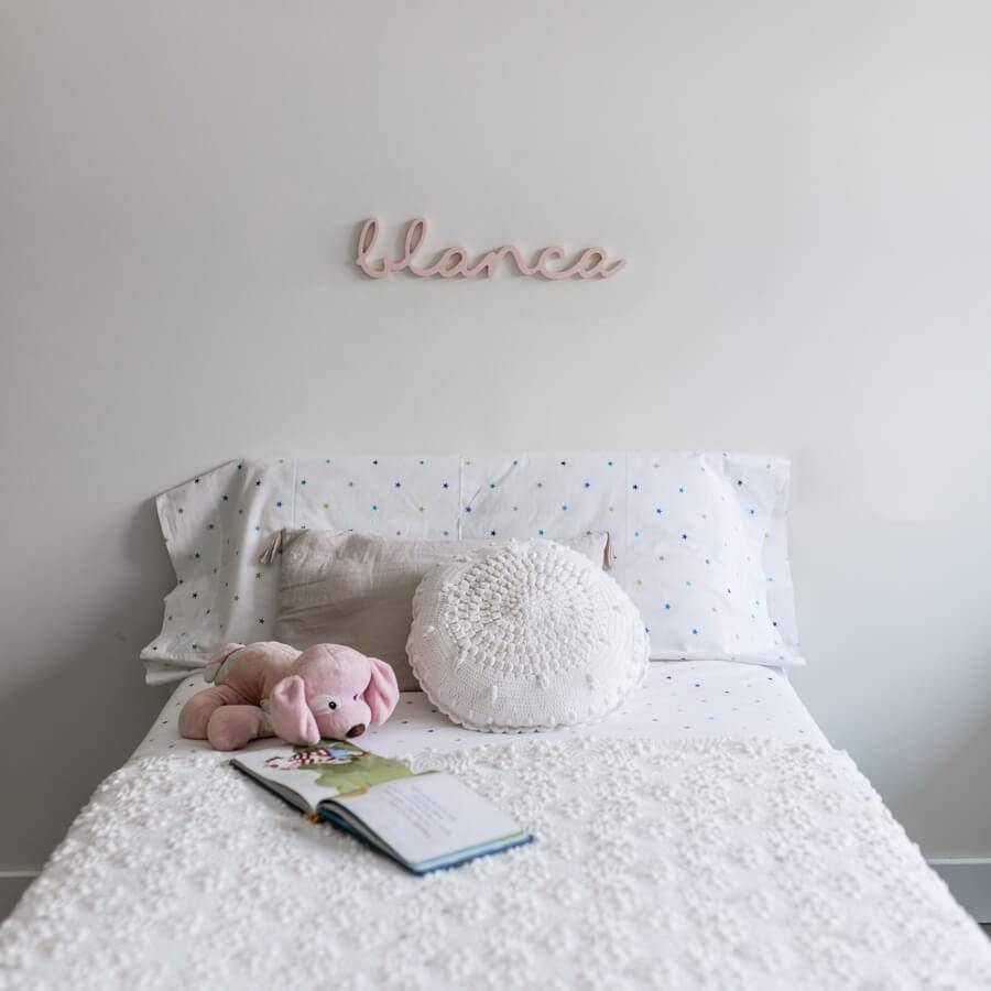 Cuarto infantil con nombre madera personalizado. Nombre Blanca color rosa nicolasito.es #color_Rosa