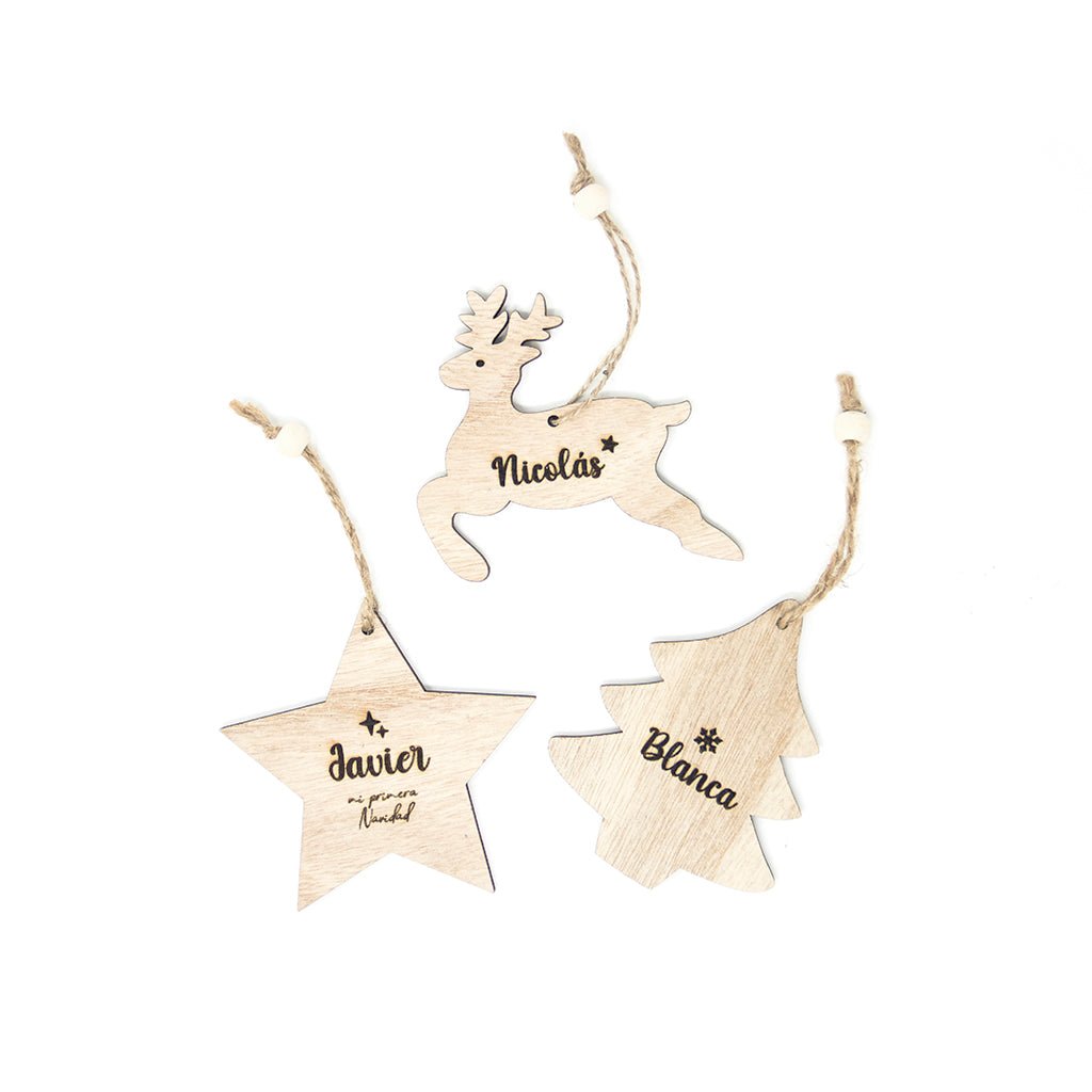 Adornos navideños personalizados con nombre grabado, ideales para decorar, regalar o usar como detalle de mesa - Nicolasito.es