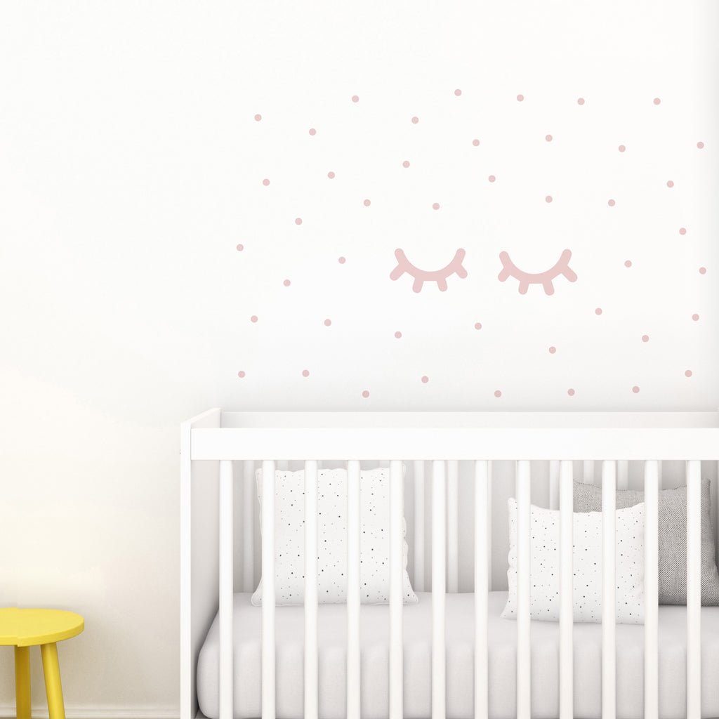 Ideas decoración infantil cuarto del bebé con pared decorada con vinilo decorativo en forma de ojitos de color rosa - Nicolasito.es #color_Rosa