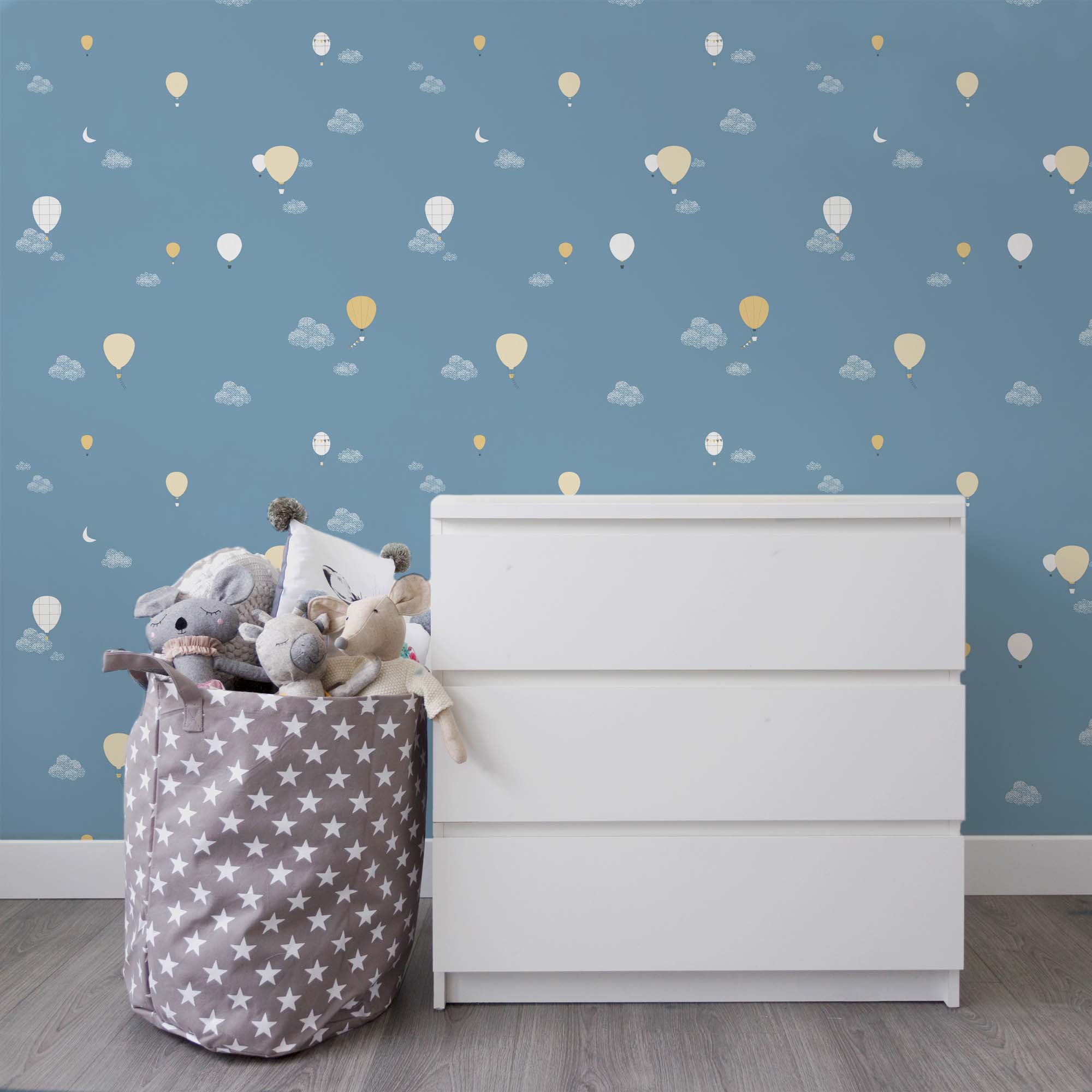 papel pintado para decorar dormitorios infantiles con estampado de globos azul #color_Globos-azul