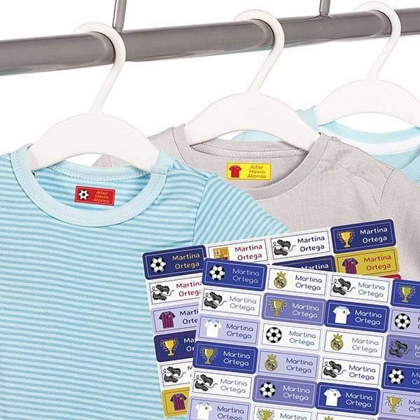 Etiquetas termoadhesivas y personalizadas para marcar la ropa con temática de fútbol infantil - Nicolasito.es #equipo_Real Madrid