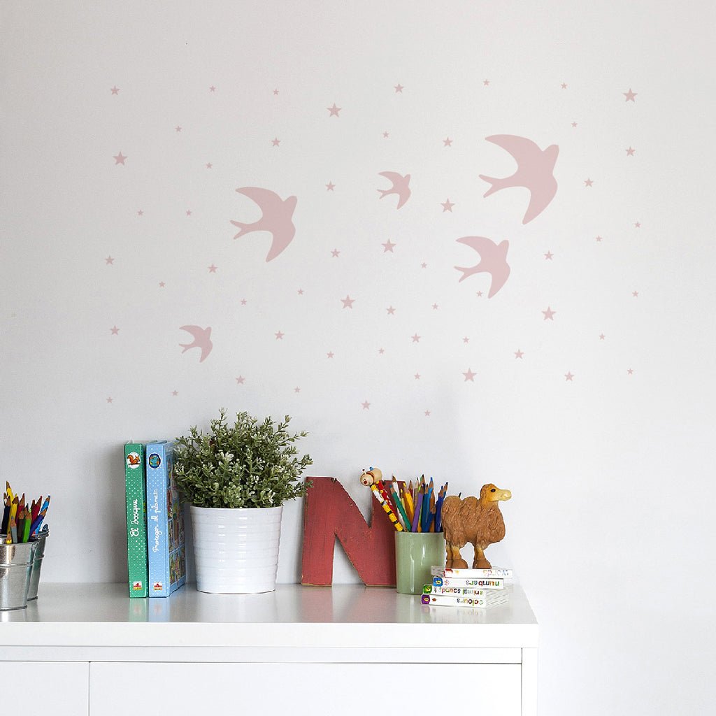 Vinilo decoración de pared cuarto de juegos golondrinas en color rosa - Nicolasito.es #color_Rosa
