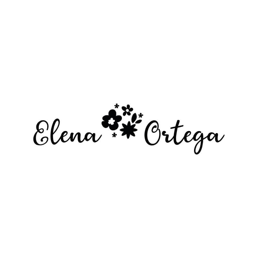 Detalle del sello para marcar ropa con diseño floral, sello personalizado con nombre grabado y estilo delicado y elegante - Nicolasito.es