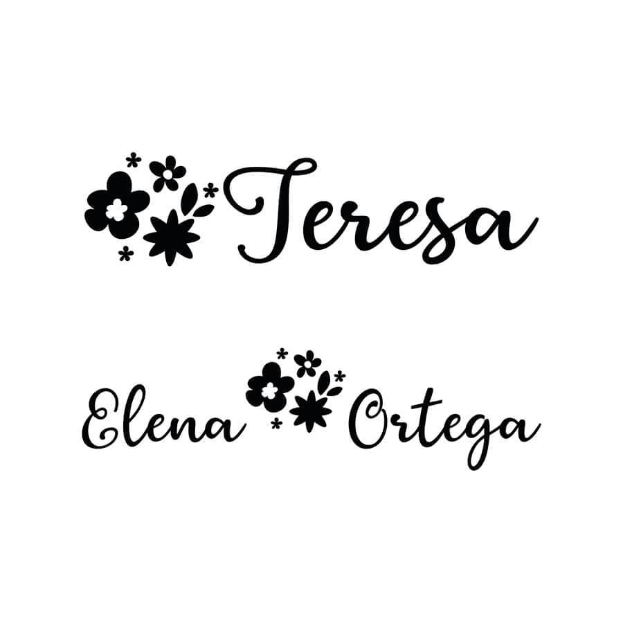 Primer plano del sello marcar ropa Flores, diseño de flores grabadas y texto personalizable, marcador textil duradero y fácil de usar - Nicolasito.es