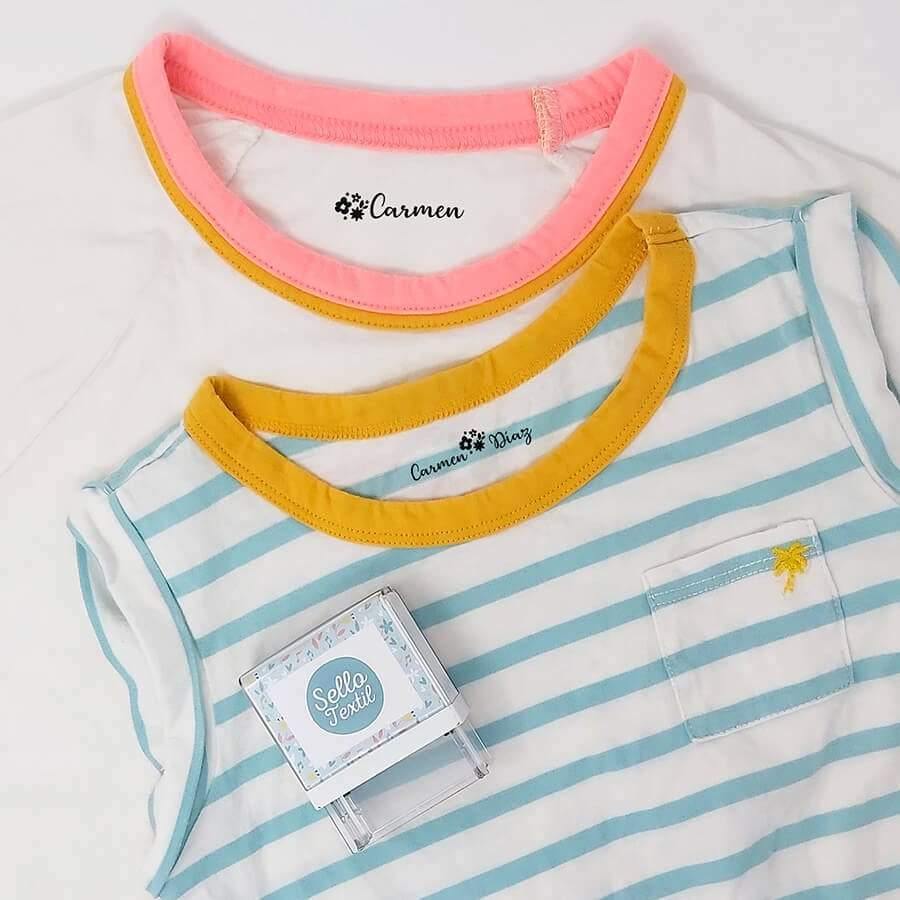 Sello para marcar ropa Flores aplicado sobre prenda blanca, diseño floral bonito y tinta lavable que resiste múltiples lavados - Nicolasito.es