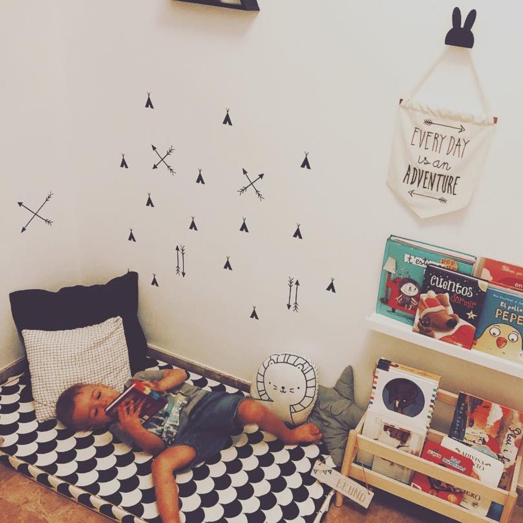 Vinilos Pared Tipis para decorar una habitación infantil