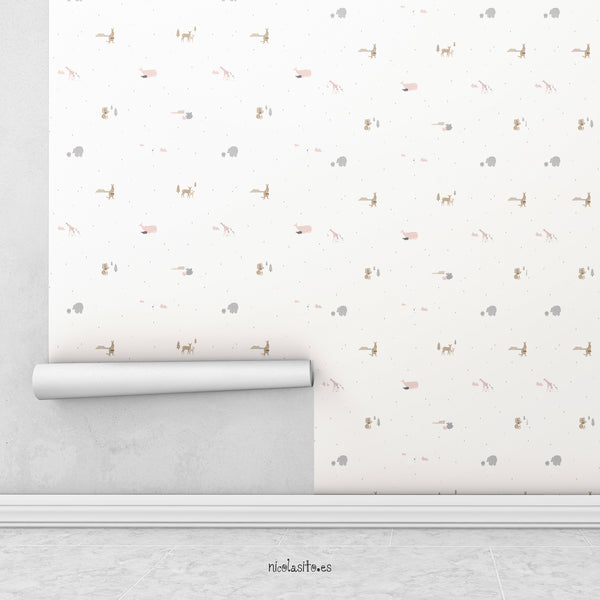 Papel pintado para decoracar habitación infantil con estampado de animales en color rosa
