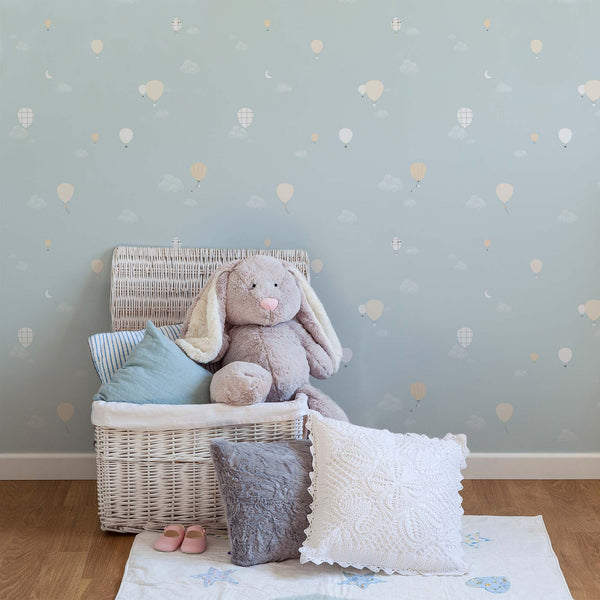 papel pintado para decorar dormitorios infantiles con estampado de globos menta