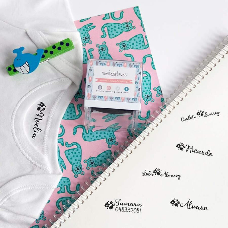 Sello personalizado marcar ropa flores nicolasito